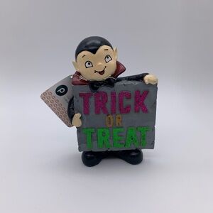New Retired Publix Halloween Figure DRACULA With Greeting “TRICK OR TREAT”
